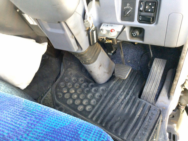 三菱ふそうキャンターガッツ平ボディ小型（2t・3t）[写真30]