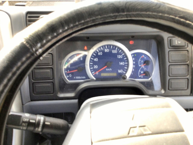 三菱ふそうキャンターガッツ平ボディ小型（2t・3t）[写真31]