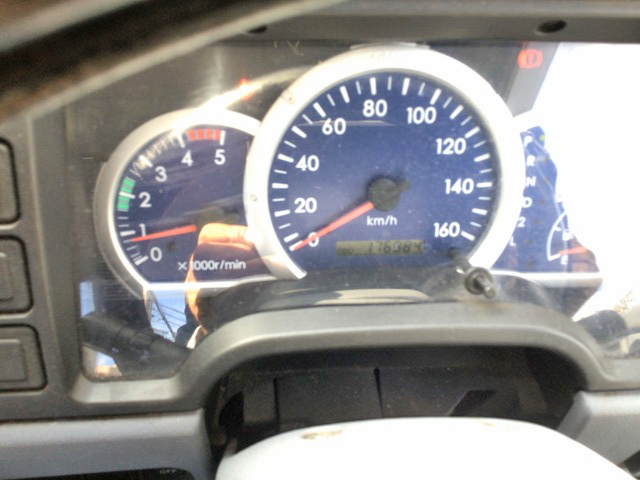 三菱ふそうキャンターガッツ平ボディ小型（2t・3t）[写真32]