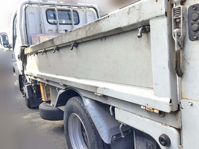 三菱ふそうキャンターガッツ平ボディ小型（2t・3t）[写真09]