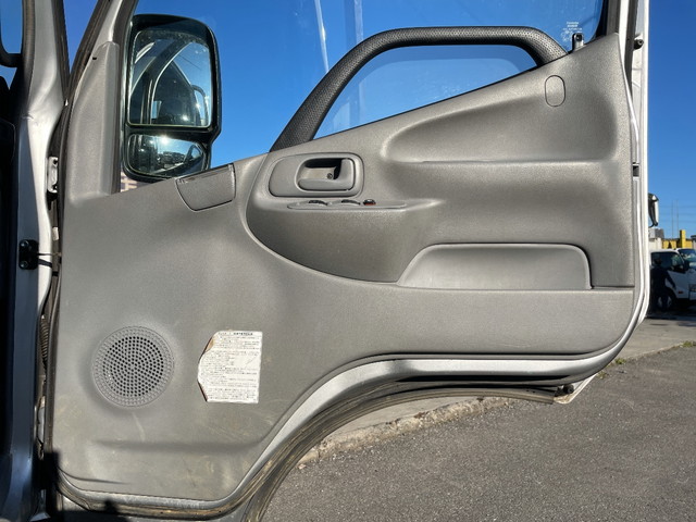 日野デュトロ平ボディ小型（2t・3t）[写真30]