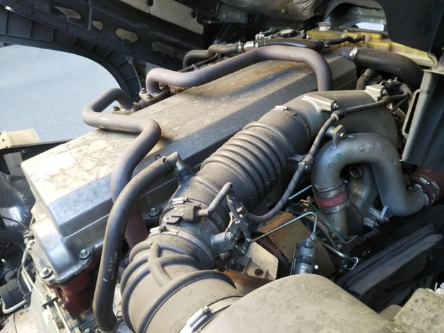 日野プロフィアトレーラーヘッド（トラクターヘッド）大型（10t）[写真17]