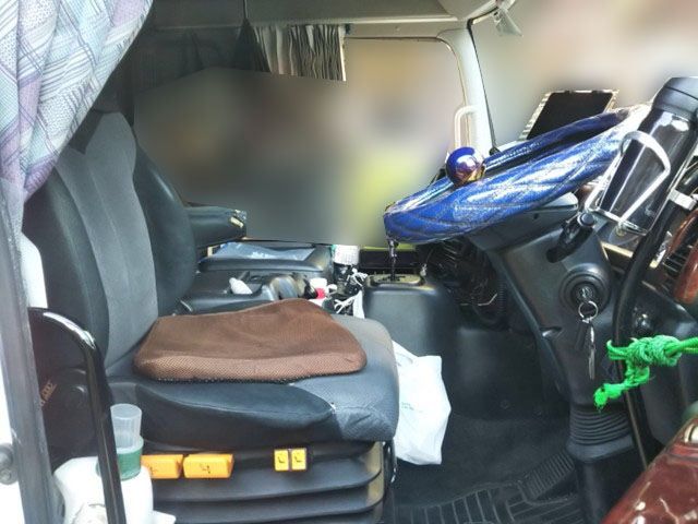 日野プロフィアトレーラーヘッド（トラクターヘッド）大型（10t）[写真23]