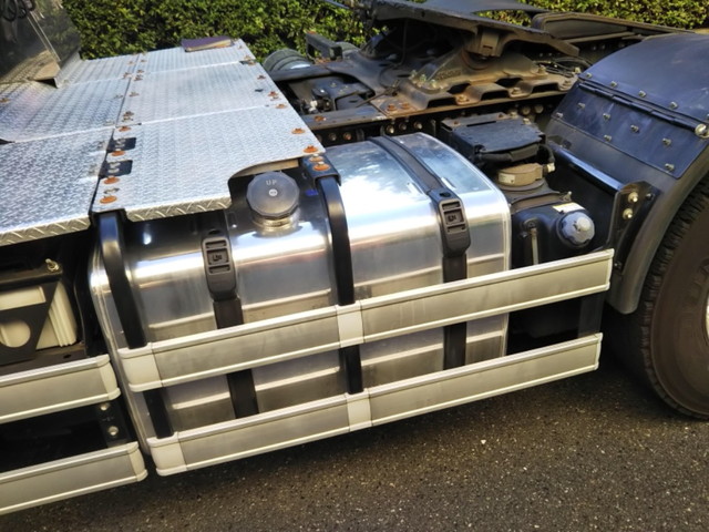 日野プロフィアトレーラーヘッド（トラクターヘッド）大型（10t）[写真07]