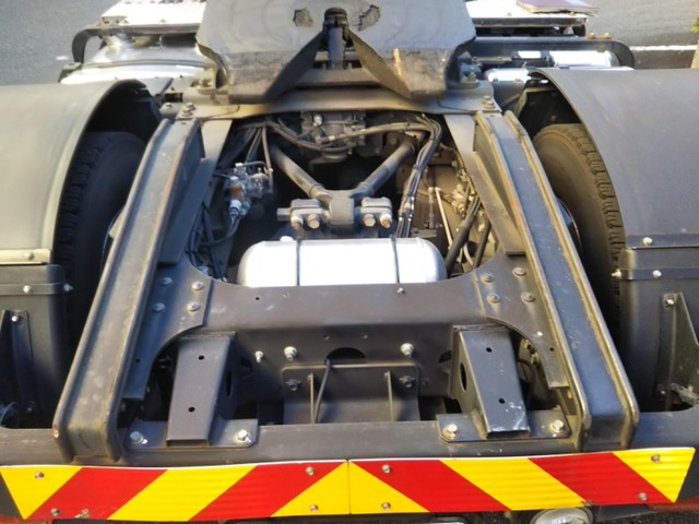 日野プロフィアトレーラーヘッド（トラクターヘッド）大型（10t）[写真08]