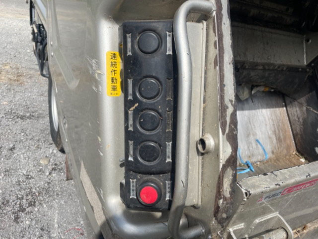 三菱ふそうキャンターパッカー車（塵芥車）小型（2t・3t）[写真09]