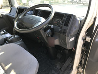 いすゞエルフ冷凍車（冷蔵車）小型（2t・3t）[写真31]