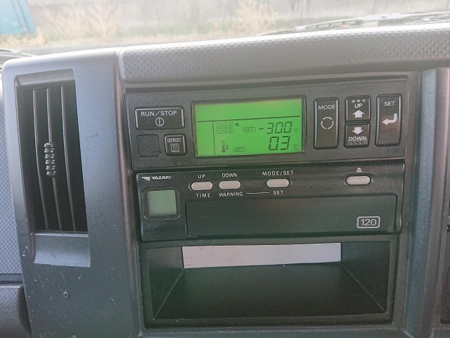 いすゞエルフ冷凍車（冷蔵車）小型（2t・3t）[写真15]