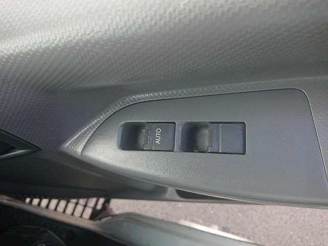 いすゞエルフ冷凍車（冷蔵車）小型（2t・3t）[写真20]