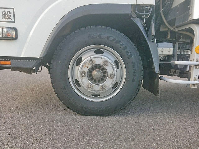 いすゞエルフ冷凍車（冷蔵車）小型（2t・3t）[写真23]