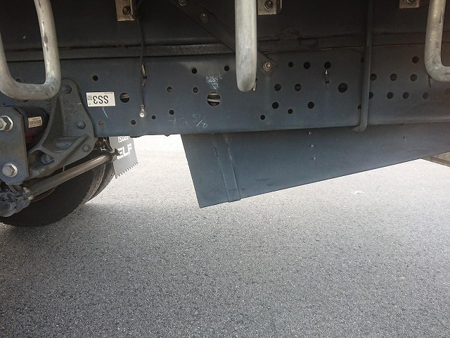 いすゞエルフ冷凍車（冷蔵車）小型（2t・3t）[写真24]