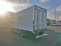 いすゞエルフ冷凍車（冷蔵車）小型（2t・3t）[写真02]