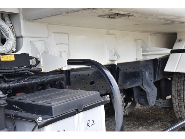 日野デュトロパッカー車（塵芥車）小型（2t・3t）[写真23]