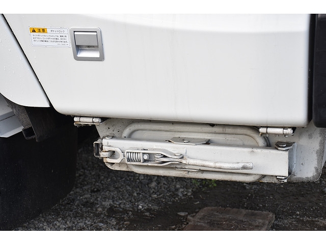 日野デュトロパッカー車（塵芥車）小型（2t・3t）[写真09]