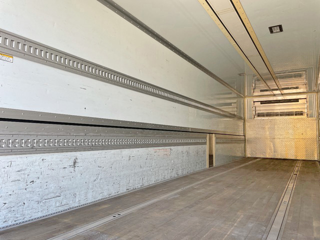 三菱ふそうスーパーグレート冷蔵冷凍ウイング大型（10t）[写真12]