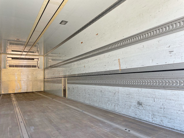 三菱ふそうスーパーグレート冷蔵冷凍ウイング大型（10t）[写真13]