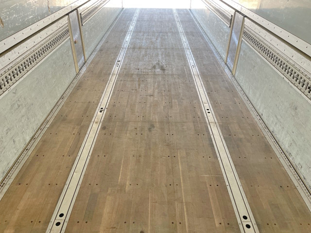 三菱ふそうスーパーグレート冷蔵冷凍ウイング大型（10t）[写真16]