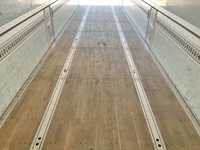 三菱ふそうスーパーグレート冷蔵冷凍ウイング大型（10t）[写真16]