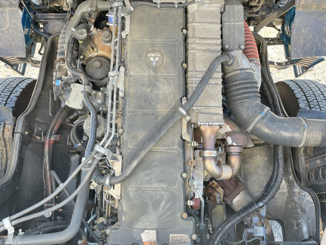 三菱ふそうスーパーグレート冷蔵冷凍ウイング大型（10t）[写真27]