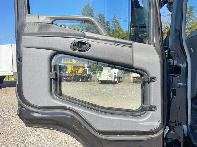 三菱ふそうスーパーグレート冷蔵冷凍ウイング大型（10t）[写真29]