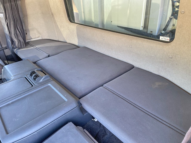 三菱ふそうスーパーグレート冷蔵冷凍ウイング大型（10t）[写真34]