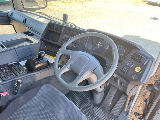 三菱ふそうスーパーグレート冷蔵冷凍ウイング大型（10t）[写真36]