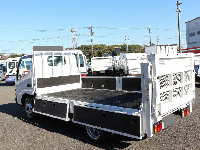 日野デュトロ平ボディ小型（2t・3t）[写真03]