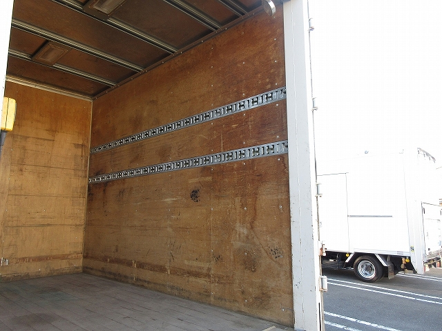 三菱ふそうキャンターアルミバン小型（2t・3t）[写真13]