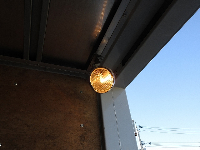 三菱ふそうキャンターアルミバン小型（2t・3t）[写真16]