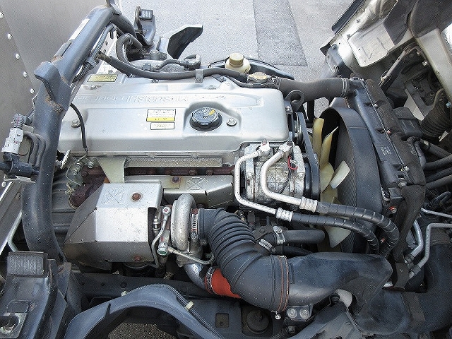 三菱ふそうキャンターアルミバン小型（2t・3t）[写真20]