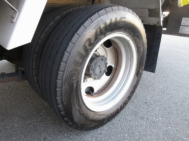 三菱ふそうキャンターアルミバン小型（2t・3t）[写真26]