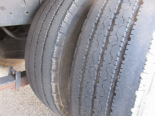 三菱ふそうキャンターアルミバン小型（2t・3t）[写真27]