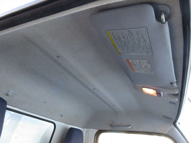 三菱ふそうキャンターアルミバン小型（2t・3t）[写真37]