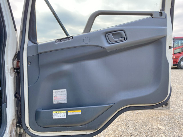 三菱ふそうファイターアルミウイング中型（4t）[写真31]