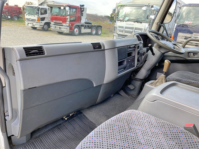 三菱ふそうファイターアルミウイング中型（4t）[写真32]