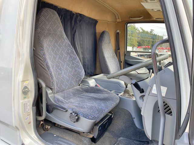 三菱ふそうファイターアルミウイング中型（4t）[写真35]