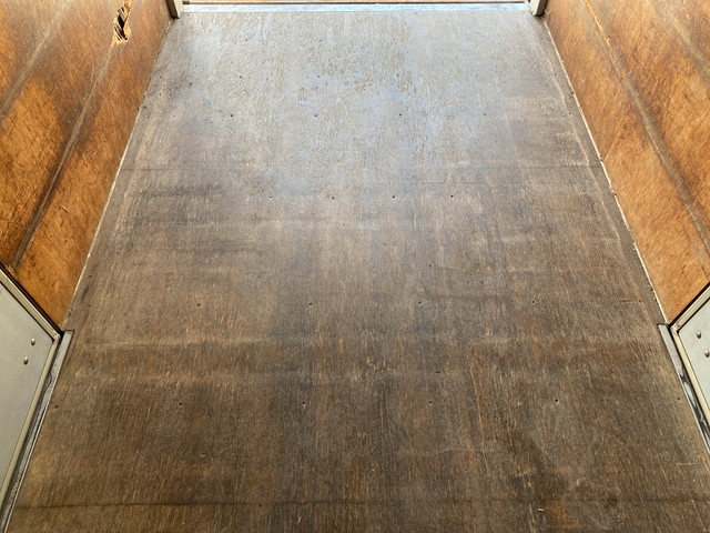 いすゞエルフアルミバン小型（2t・3t）[写真13]