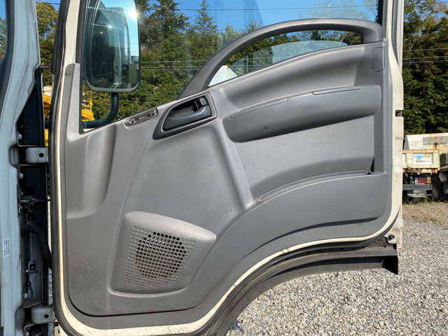 いすゞエルフアルミバン小型（2t・3t）[写真24]