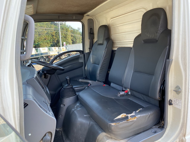 いすゞエルフアルミバン小型（2t・3t）[写真25]