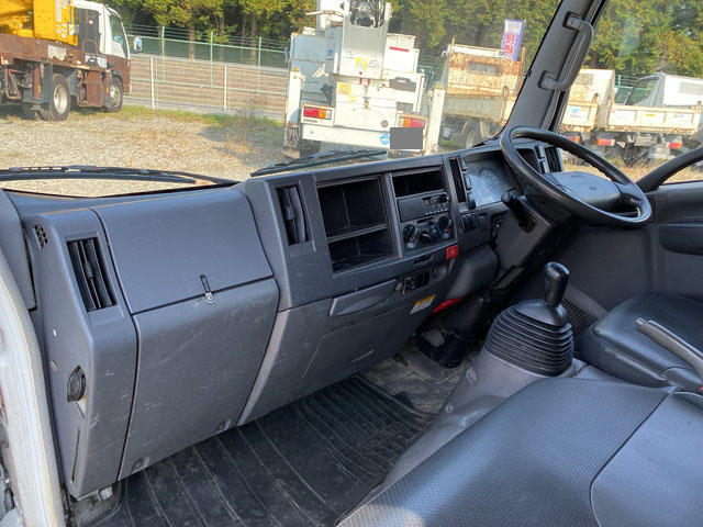 いすゞエルフアルミバン小型（2t・3t）[写真27]