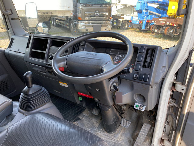 いすゞエルフアルミバン小型（2t・3t）[写真28]