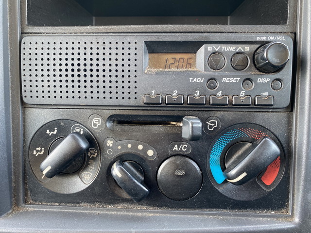 いすゞエルフアルミバン小型（2t・3t）[写真32]