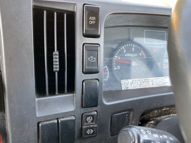 いすゞエルフアルミバン小型（2t・3t）[写真33]