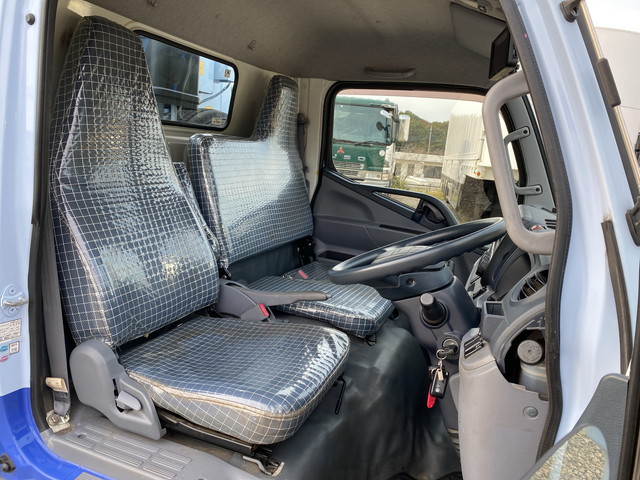 三菱ふそうキャンターパッカー車（塵芥車）小型（2t・3t）[写真29]