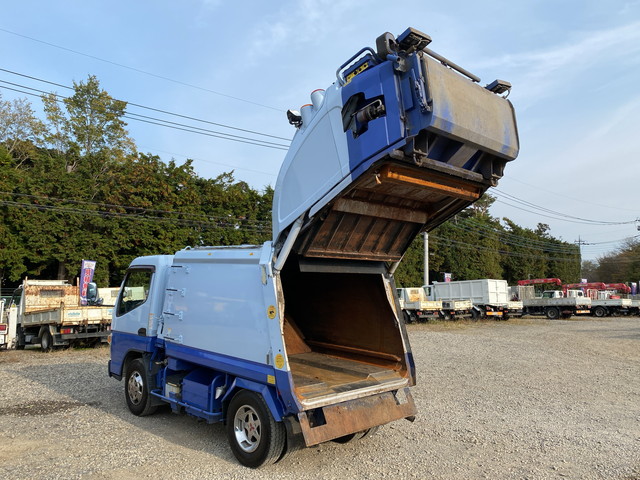 三菱ふそうキャンターパッカー車（塵芥車）小型（2t・3t）[写真06]