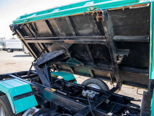 いすゞエルフ三転ダンプ小型（2t・3t）[写真13]