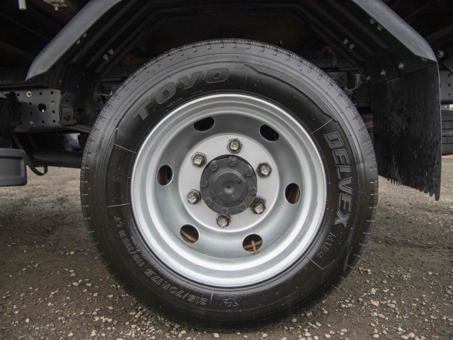 三菱ふそうキャンター平ボディ小型（2t・3t）[写真15]