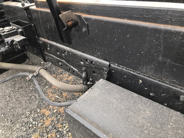 三菱ふそうキャンターダンプ・クレーン付小型（2t・3t）[写真14]