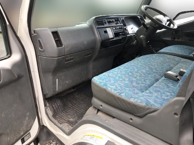 三菱ふそうキャンターダンプ・クレーン付小型（2t・3t）[写真22]