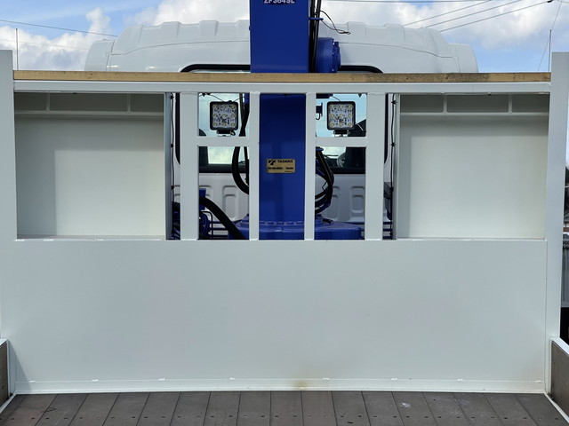 いすゞフォワードセルフクレーン4段増トン（6t・8t）[写真19]